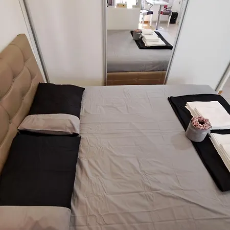 Maya 's - Vracar * Βελιγράδι